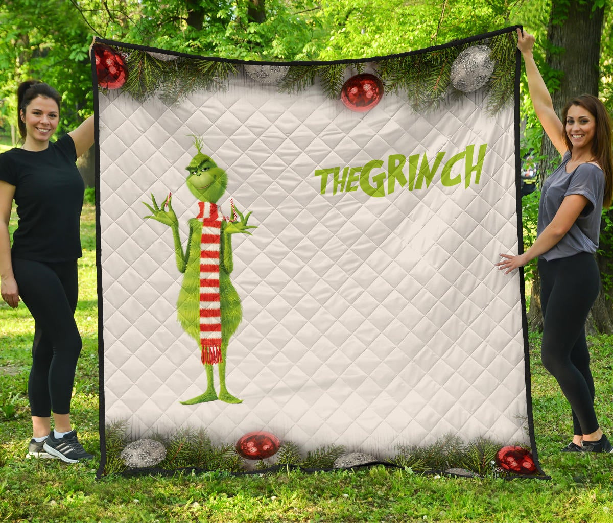 The Grinch Smile Standing Xmas Balls Quilt Blanket